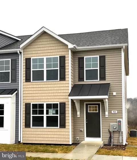 93 Heritage Hills Dr, Martinsburg, WV 25405