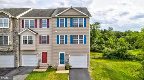 40 Myatt Ct, Inwood, WV 25428