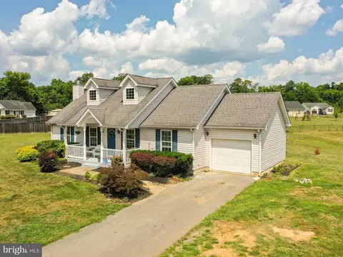 27 Brazen Dr, Inwood, WV 25428