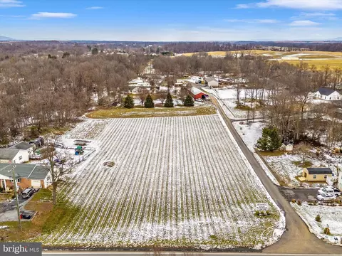 1 Mccormick Lane, Martinsburg, WV 25404