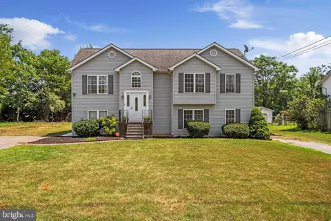 604 Willis Dr, Bunker Hill, WV 25413