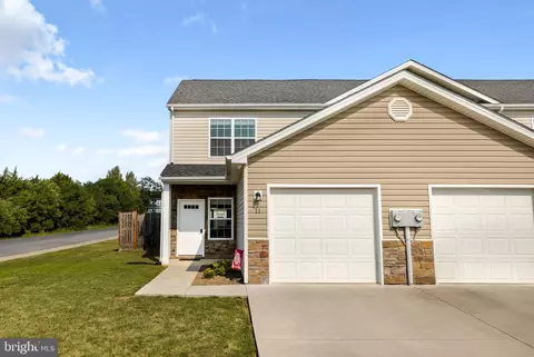 11 Beaulah Ct, Bunker Hill, WV 25413