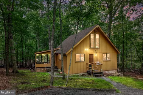 311 Ruffed Grouse Ln, Hedgesville, WV 25427