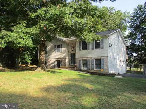 125 Secret Oak Ct, Inwood, WV 25428