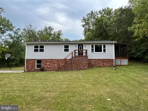 1120 Featherbed Rd, Martinsburg, WV 25404