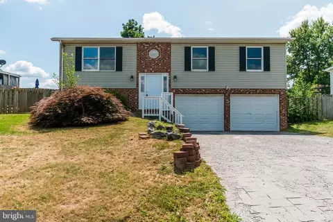 34 Elementary Dr, Martinsburg, WV 25404