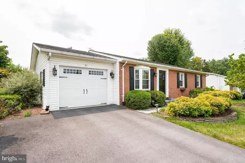 385 Evans Run Dr, Martinsburg, WV 25405