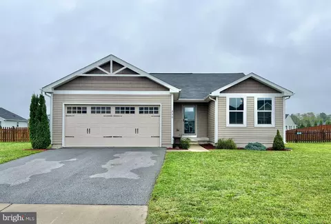 250 Aldershot Dr, Martinsburg, WV 25405