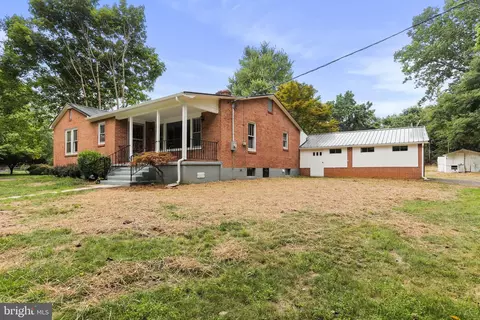 13523 Apple Harvest Dr, Martinsburg, WV 25403