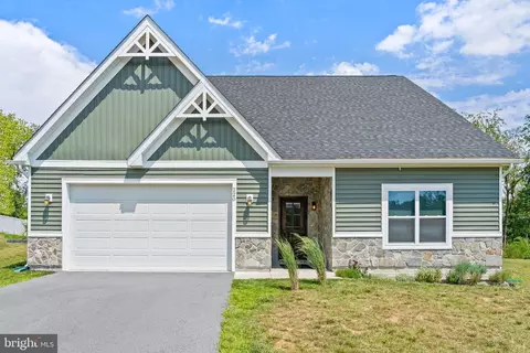 220 Magenta Ln, Martinsburg, WV 25405