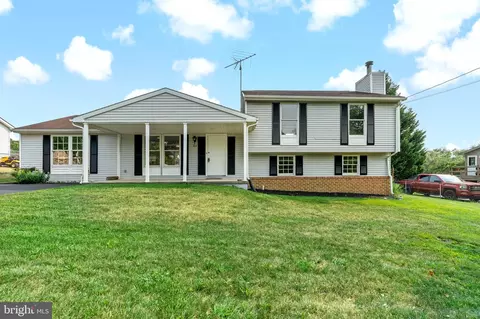103 Noahs Ct, Martinsburg, WV 25404