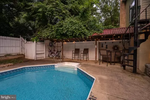 427 Falling Waters Dr, Falling Waters, WV 25419 photo 5
