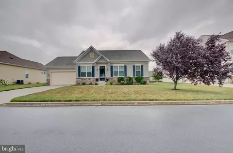 55 Nailsworth St, Martinsburg, WV 25405