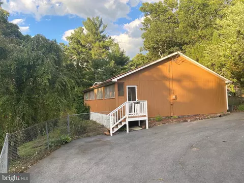 456 Cashew Ln, Gerrardstown, WV 25420
