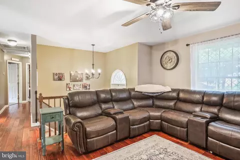 156 Weeping Willow Rd, Falling Waters, WV 25419 photo 5