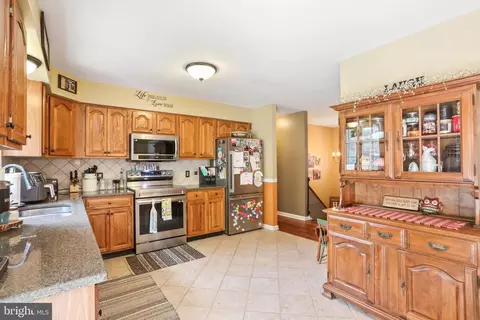 156 Weeping Willow Rd, Falling Waters, WV 25419 photo 7