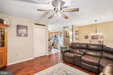 156 Weeping Willow Rd, Falling Waters, WV 25419 photo 4