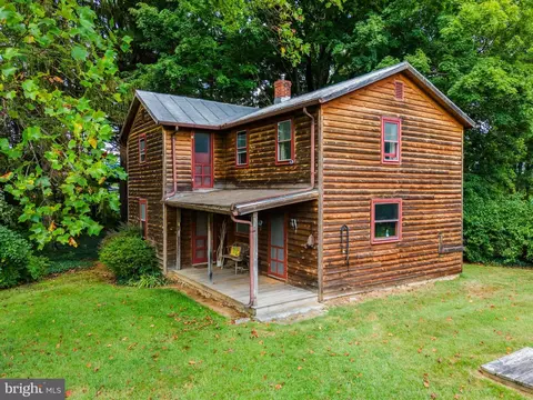 4270 Apple Harvest Dr, Hedgesville, WV 25427