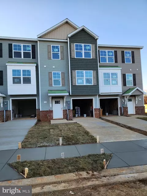 75 Olga Dr, Martinsburg, WV 25403