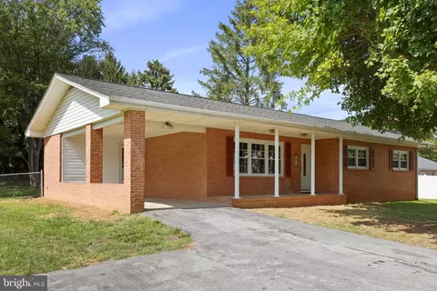 50 Aldrin Ln, Martinsburg, WV 25403