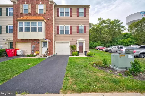 47 Tidewater Ter, Falling Waters, WV 25419