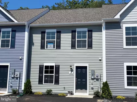 28 Pitch Pine Ct #HOME 130, Bunker Hill, WV 25413