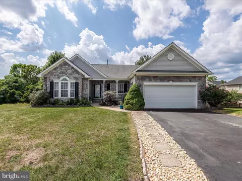 88 Castlerock Ln, Martinsburg, WV 25405