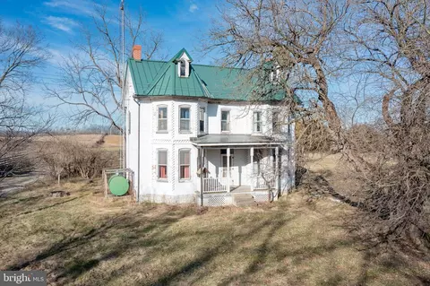 2407 Greensburg Rd, Martinsburg, WV 25404