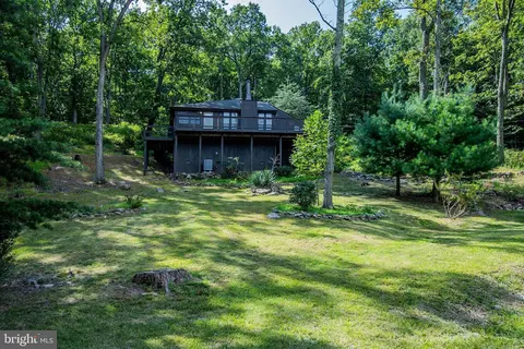 27 Frost Ter, Hedgesville, WV 25427