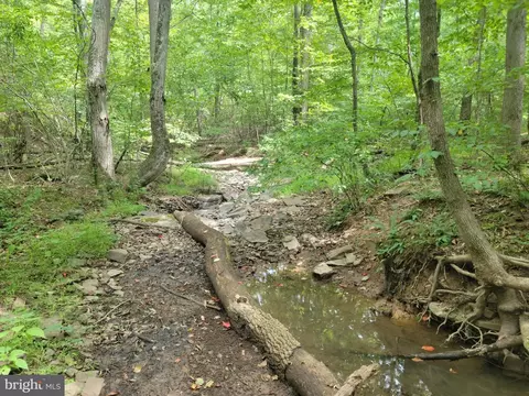 8 Jermikey Court, Hedgesville, WV 25427