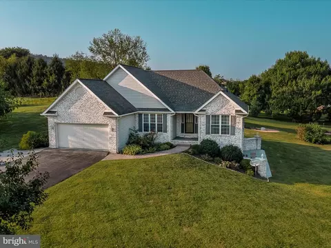 70 Kent Ct, Martinsburg, WV 25403