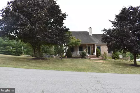 181 Mustang Dr, Falling Waters, WV 25419