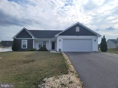 136 Quinella Ct, Martinsburg, WV 25404