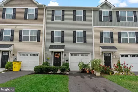 52 Snickers Ct, Martinsburg, WV 25403