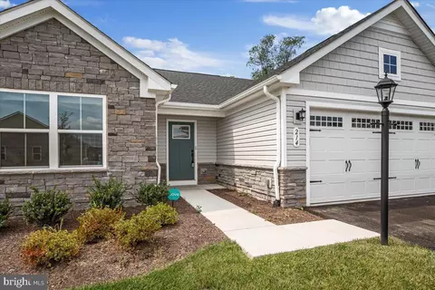 214 Blantons Rd, Martinsburg, WV 25405