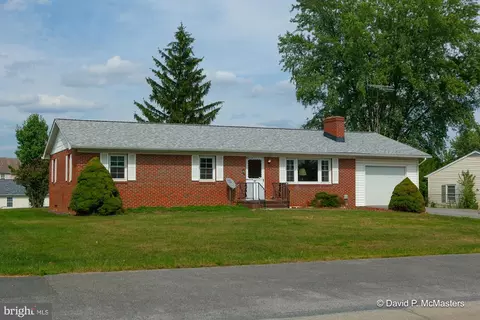 131 Cline Dr, Inwood, WV 25428