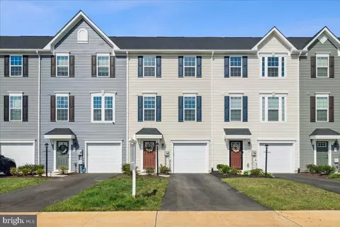 24 Absolution Dr, Hedgesville, WV 25427