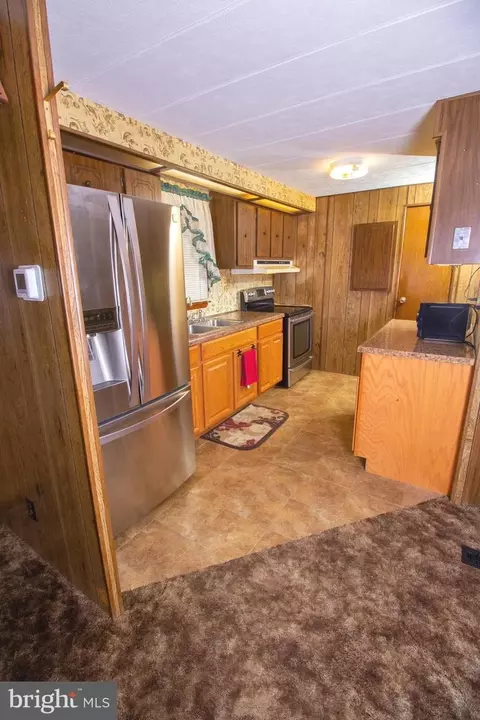 484 Emerson Dr, Falling Waters, WV 25419 photo 7