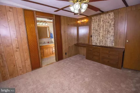 484 Emerson Dr, Falling Waters, WV 25419 photo 14