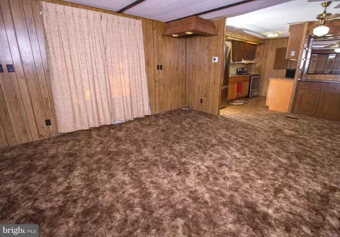 484 Emerson Dr, Falling Waters, WV 25419 photo 5