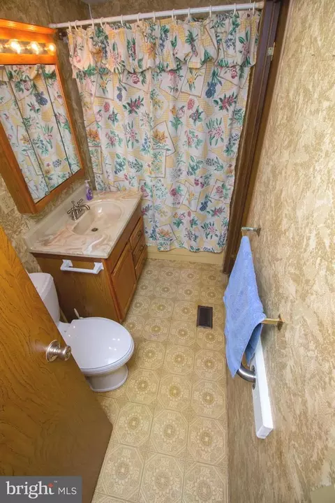 484 Emerson Dr, Falling Waters, WV 25419 photo 19