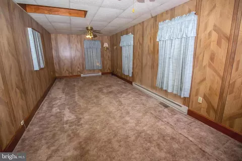 484 Emerson Dr, Falling Waters, WV 25419 photo 9