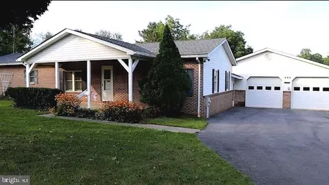 484 Emerson Dr, Falling Waters, WV 25419 photo 2