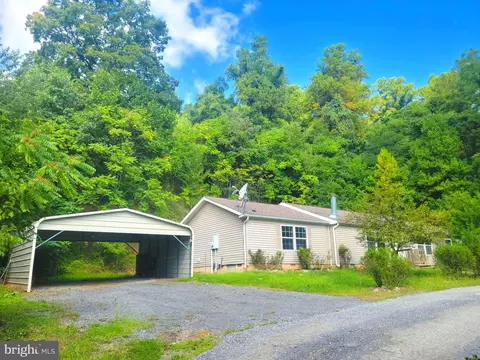 261 Miracle Ln, Martinsburg, WV 25403