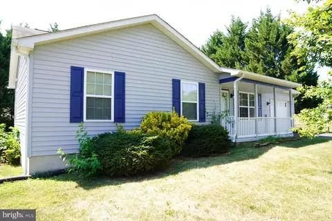 42 Pacific Blvd, Hedgesville, WV 25427