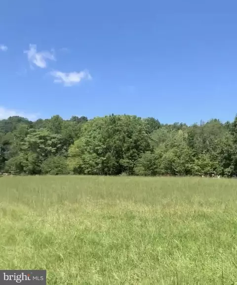 Cavern Road, Hedgesville, WV 25427