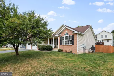 81 Bunting Ave, Martinsburg, WV 25405