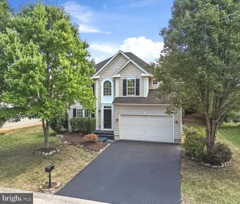 174 Augustine Ct, Kearneysville, WV 25430