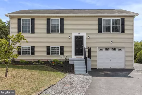 93 Gemini Ct, Martinsburg, WV 25404