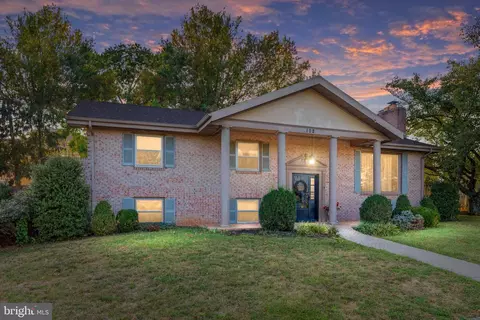102 Kesecker Ct, Martinsburg, WV 25401